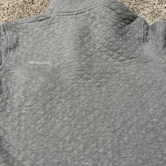 Patagonia Gray Quilted Women's Pullover - Picture 6 of 6